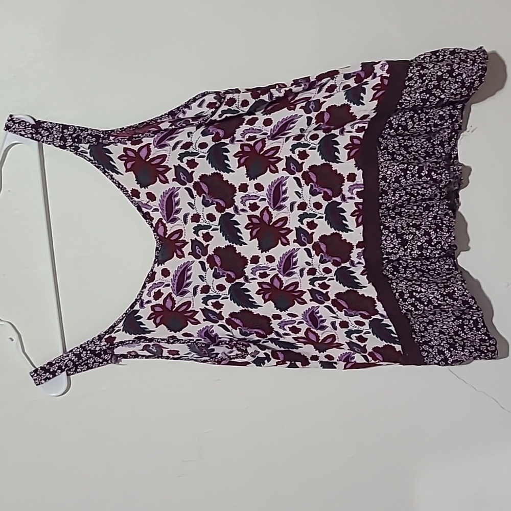 Beautiful Floral Purple and White Women's Top - Picture 4 of 6